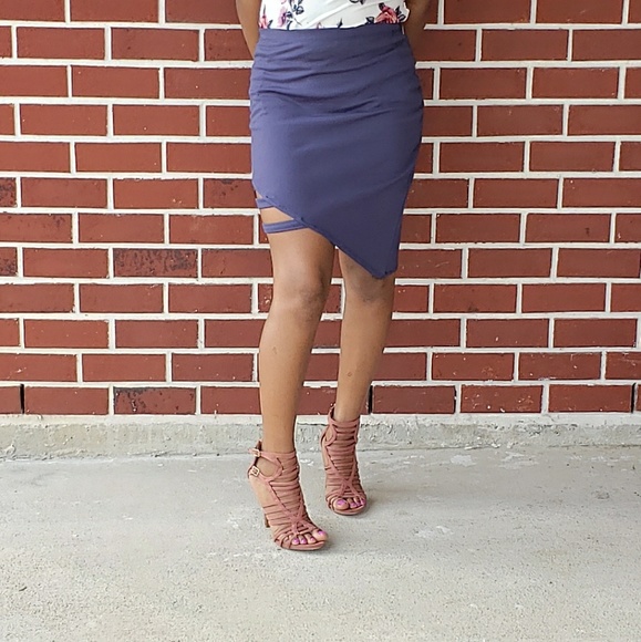Ripped asymmetrical skirt - Picture 4 of 4